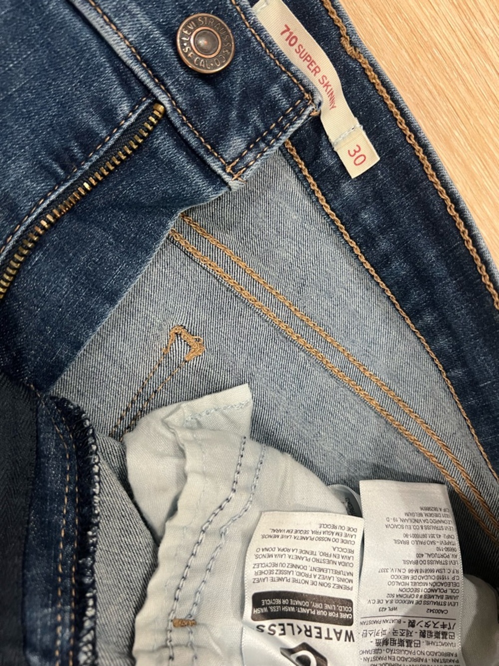 Levi's Distressed Indigo Skinny Jeans - Picture 3 of 5